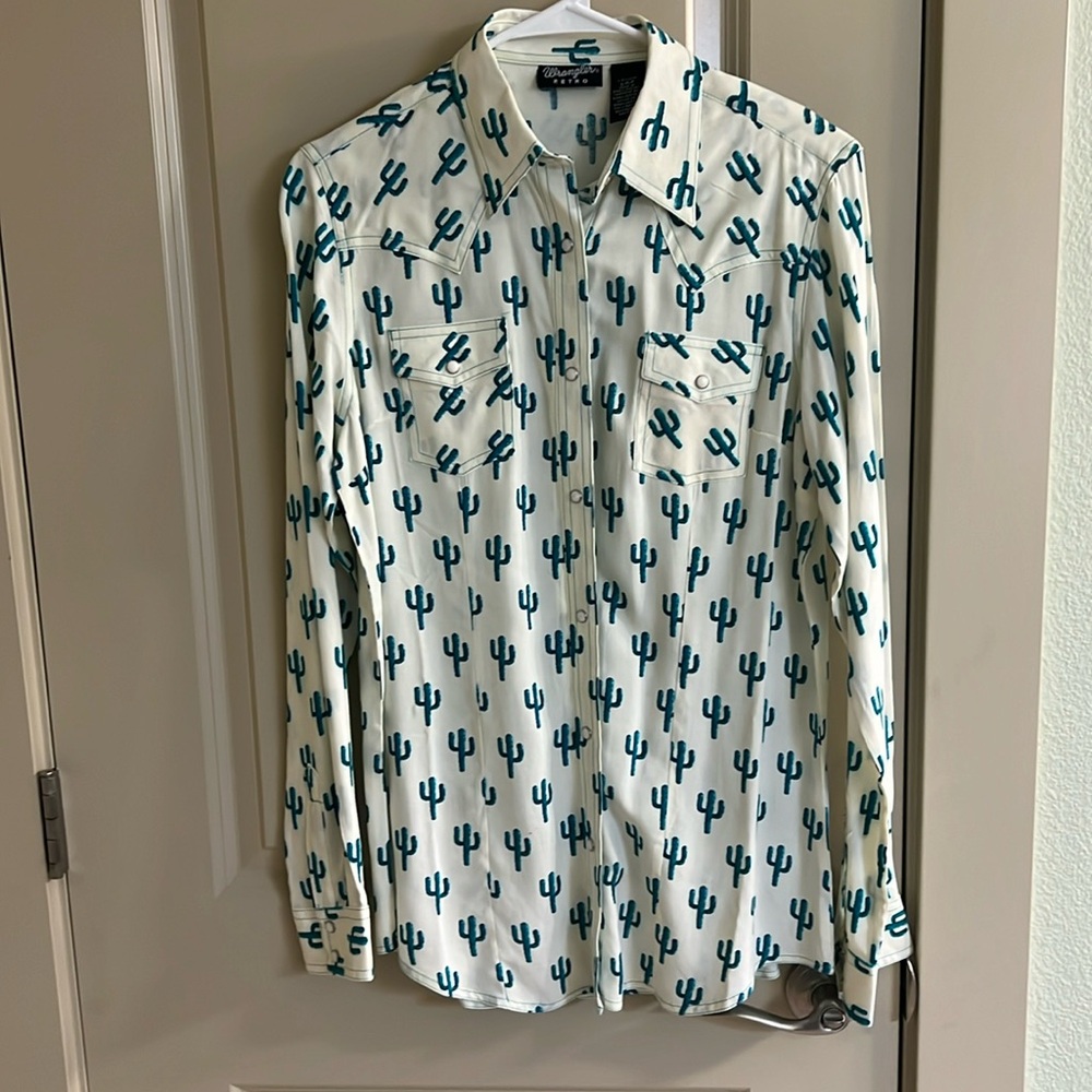 Women’s Wrangler Retro shirt